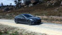 Cette Model S a plus de 400 000 miles sur sa batterie d'origine (Source de l'image : FullyCharged/YT)