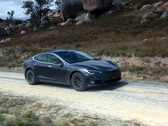 Cette Model S a plus de 400 000 miles sur sa batterie d'origine (Source de l'image : FullyCharged/YT)
