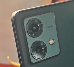 L'objectif large et ultra-large par défaut est la norme pour tous les téléphones phares, sauf les plus chers (Crédit : Notebookcheck)