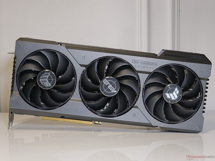 Asus TUF Gaming GeForce RTX 4070 Ti Super : Front