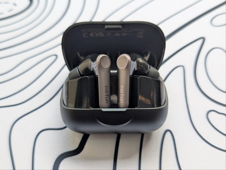 Air Pro 4+ dans l'étui de chargement compact