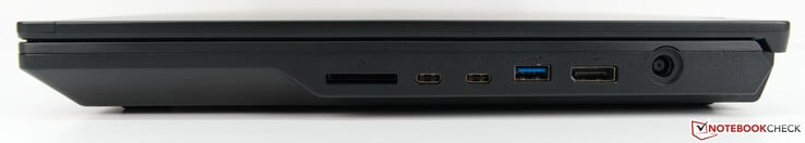 Côté droit : lecteur de carte micro SD, 2 ports Thunderbolt 3, USB A 3.0, DisplayPort, entrée secteur.