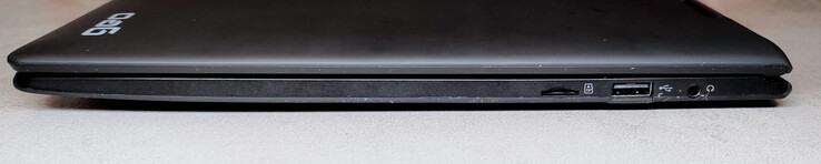 lecteur de cartes miniSD ; USB 2.0 ; casque d'écoute de 3,5 mm