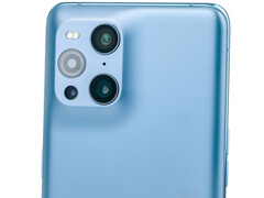 L'Oppo Find X3 Pro avec deux capteurs principaux et un objectif microscope
