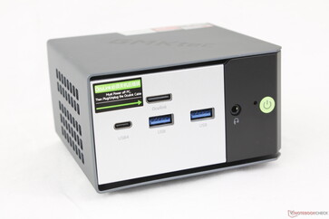 Avant : USB-C 4.0 avec DisplayPort 1.4 + Power Delivery 3.0, 2x USB-A 3.2 Gen. 2 (10 Gbps), OcuLink (PCIe4 x4), casque 3,5 mm, bouton d'alimentation