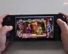 L'ordinateur de poche GPD Win 5 fonctionnant avec Street Fighter III : 3rd Strike de la Capcom Anniversary Collection. (Source de l'image : The Phawx via YouTube)