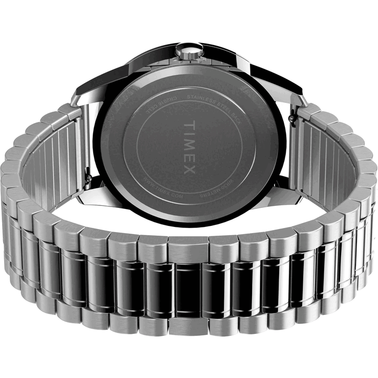 La Timex Main Street Round TWG027900JQ est dotée d’un bracelet en acier inoxydable.