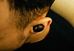 Le WF-1000XM5 sera un perfectionnement progressif de l'actuel WF-1000XM4, ce dernier étant illustré. (Source de l'image : The Walkman Blog)