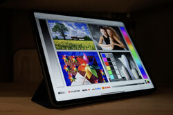 Apple Examen de la tablette iPad Pro 12.9 (2021) avec un écran Mini LED et un SoC M1