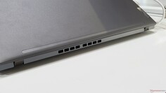 ThinkPad X série 2023 : Sortie de ventilateur à l'arrière