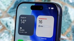 Les prochains modèles phares de Android pourraient recevoir un objectif frontal similaire à l'appareil photo Center Stage de 18 MP de Apple, avec une résolution beaucoup plus élevée.