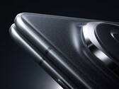Même plié, le Magic V3 de Honor ne mesure que 9,2 millimètres d'épaisseur. (Source de l'image : Honor)