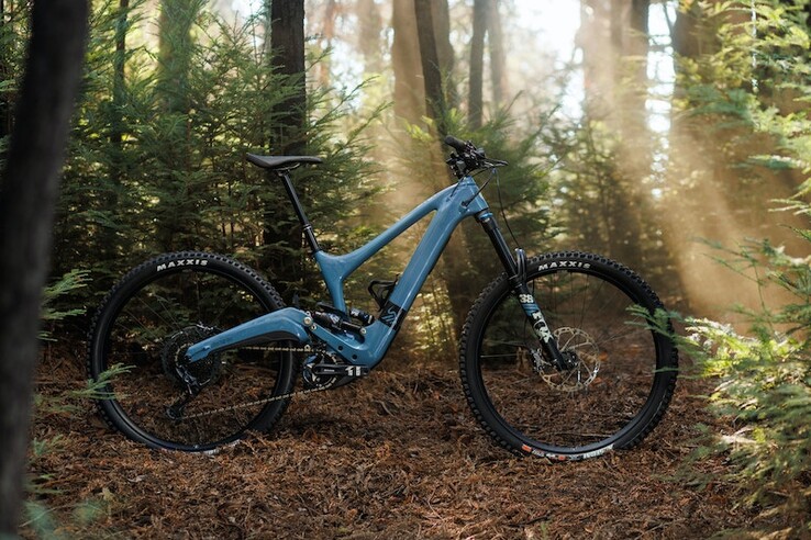 Le vélo e-mountain Ibis Oso en Storm Blue. (Image source : Ibis)