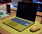 Le Lenovo IdeaPad Vibe 14 en « Spicy Gold » avec des touches personnalisées.