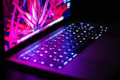 Apple met au point un clavier MacBook doté de mini-LED pour des légendes dynamiques personnalisables. (Source de l'image : Irving Marca)