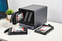 Minisforum N5 Pro avec AMD Ryzen AI 9 HX PRO 370 (Image source : Notebookcheck)