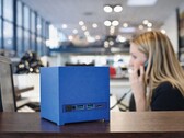 Le nouveau mini PC Kubb Essential de Bleujour est disponible dans une variété de couleurs amusantes.
