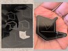 Logo Notebookcheck sur l'acrylique (à gauche) à l'aide d'un laser à diode et découpe (à droite) à l'aide d'un laser à fibre.