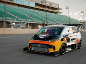 Ford a retravaillé le fourgon tout électrique SuperVan pour battre des records lors de la course de côte internationale de Pikes Peak. (Source de l'image : Ford) 