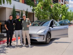 Cette Tesla Model Y est le premier véhicule à être livré de manière autonome (Source : Tesla)