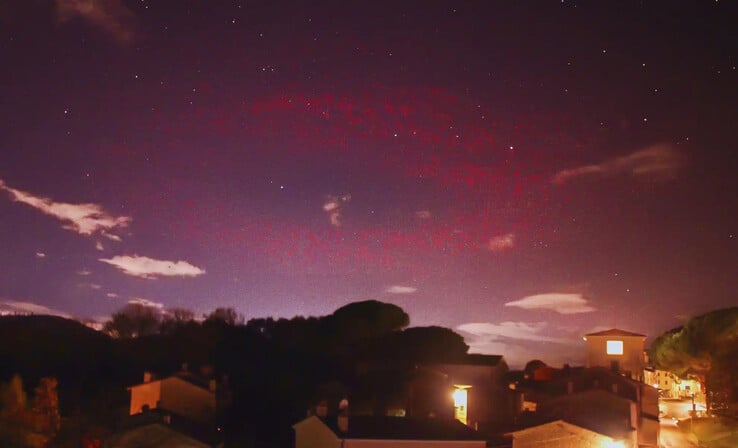 Image montrant le halo rouge prise par Valter Binotto le 17 novembre. (Source de l'image : Valter Binotto)