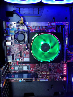 système de test AMD Ryzen 7000 6C/12T utilisant un SSD PCIe Gen5 alimenté par le contrôleur Phison E26. (Image Source : Tom&#039;s Hardware)