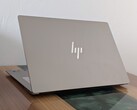 Le nouvel OmniBook Ultra 14 est désormais équipé d'un écran OLED à 120 Hz, en remplacement de l'écran IPS à 60 Hz d'origine