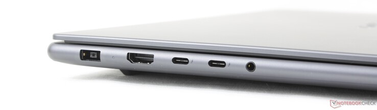 À gauche : adaptateur secteur, HDMI 2.1, 2x USB-C Thunderbolt 4 avec DisplayPort 2.1 + Power Delivery, casque d'écoute 3,5 mm
