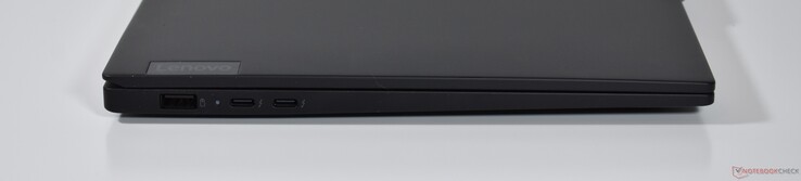 gauche : USB-A 3.2 Gen 1, 2x Thunderbolt 4