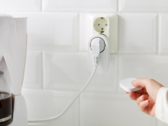 La prise intelligente TRETAKT d'IKEA est plus petite que l'ancien modèle TRADFRI (ci-dessus). (Source de l'image : IKEA)