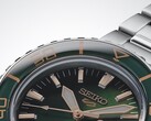 Gros plan sur la Seiko 5 Sports SKX HDB005, mettant en valeur son cadran vert foncé