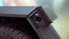 Le Cybertruck peut prendre des vitesses de 350 kW V4 Supercharger (image : Top Gear/YT)