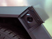 Le Cybertruck peut prendre des vitesses de 350 kW V4 Supercharger (image : Top Gear/YT)