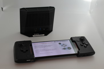 Asus ROG Phone - Dock WiGig avec le controleur Gamevice.