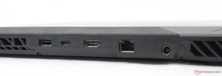 Arrière : USB-A 3.2 Gen. 1, USB-C 3.2 Gen. 2 avec Power Delivery + DisplayPort, HDMI 2.0b, RJ-45 1 Gbps, adaptateur secteur