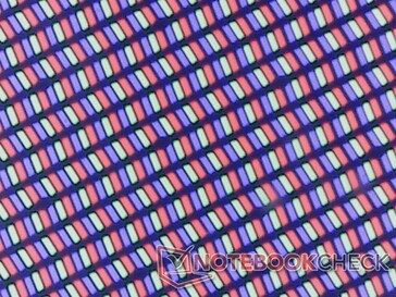 Réseau de sous-pixels d'une grande netteté avec un minimum de problèmes de granularité