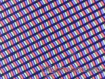 Réseau de sous-pixels d'une grande netteté avec un minimum de problèmes de granularité