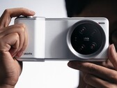 Le Xiaomi 13 Ultra a fait ses débuts dans le monde entier en nombre limité. (Source de l'image : Xiaomi)