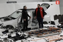 La BMW iX3 a été démontée après le test de longue durée et près de 62 000 miles