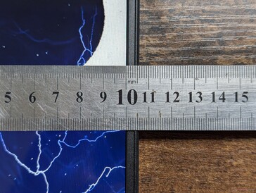 Encadrements latéraux étroits