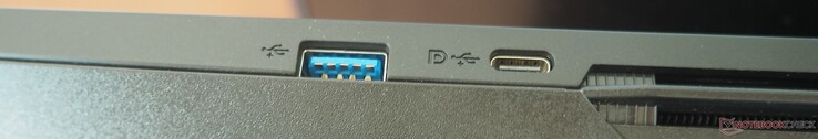 Droite : USB-A 3.2 Gen 2, USB-C 3.2 Gen 2 avec DisplayPort 1.4