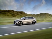 Le SUV électrique Mercedes-Benz AMG EQE 43 4MATIC est désormais disponible à la commande en Europe. (Image source : Mercedes-Benz)