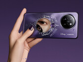 Xiaomi a intégré un petit élément miroir à l'arrière du CIVI 4 Pro pour sa dernière collaboration avec Disney. (Source de l'image : Xiaomi)