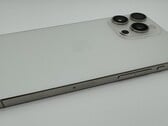 Un prototype d'iPhone avec des boutons Taptic. (Source de l'image : Apple Insider)