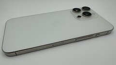 Un prototype d&#039;iPhone avec des boutons Taptic. (Source de l&#039;image : Apple Insider)