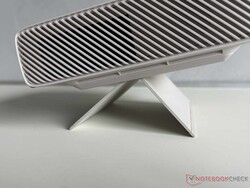 Le support permet un positionnement flexible du projecteur.