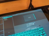 Le remplacement de l'écran de la Steam Deck pourrait être un processus long. (Source de l'image : @balika011)