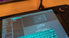 Le remplacement de l'écran de la Steam Deck pourrait être un processus long. (Source de l'image : @balika011)