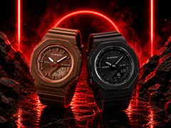 La Casio G-Shock GMA-P2110B-1A et la G-Shock GMA-P2110B-5A (de droite à gauche)