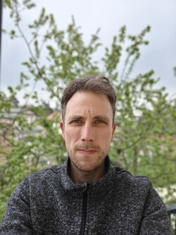 Selfie avec la caméra frontale du OnePlus 15T